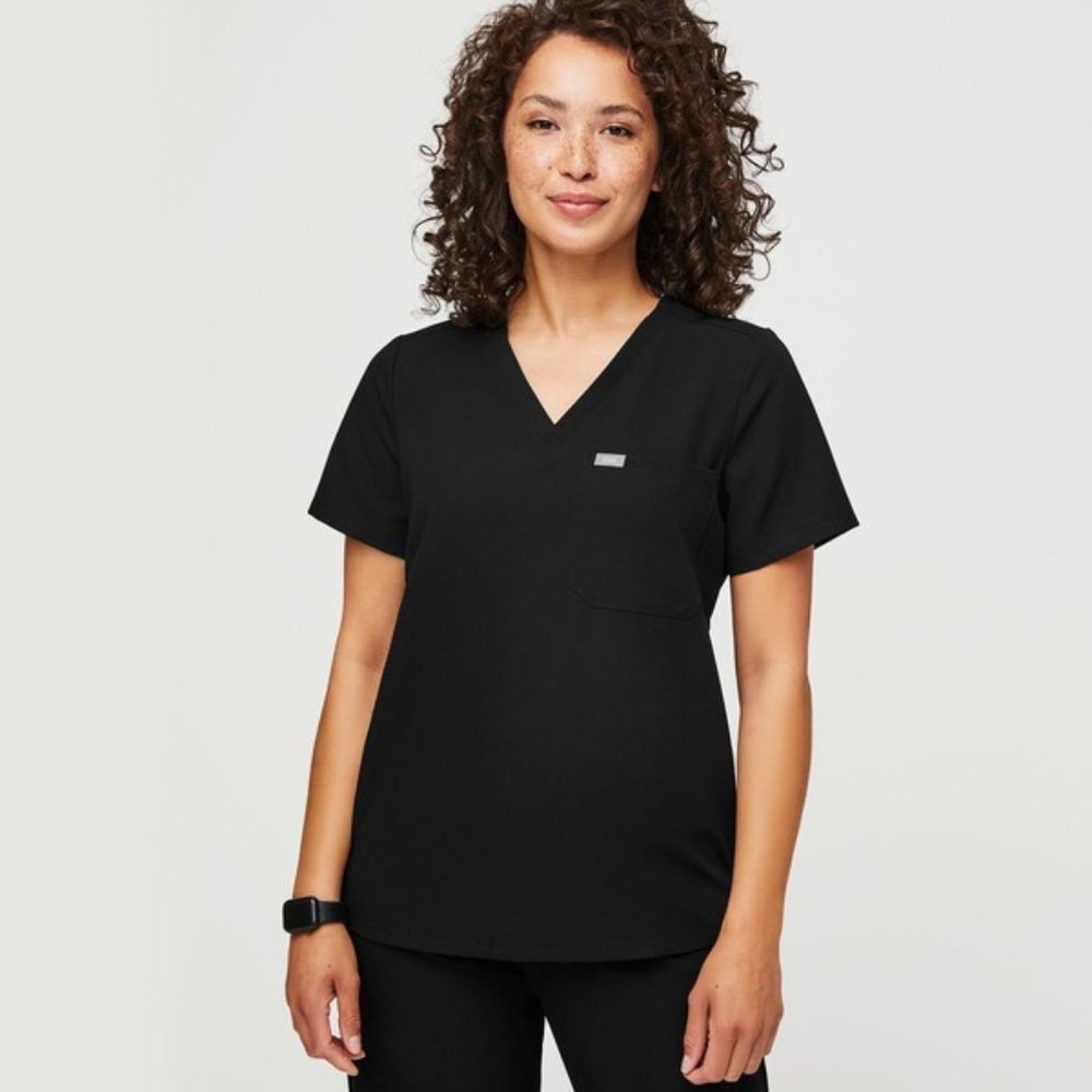 FIGS Catarina one-pocket scrub top